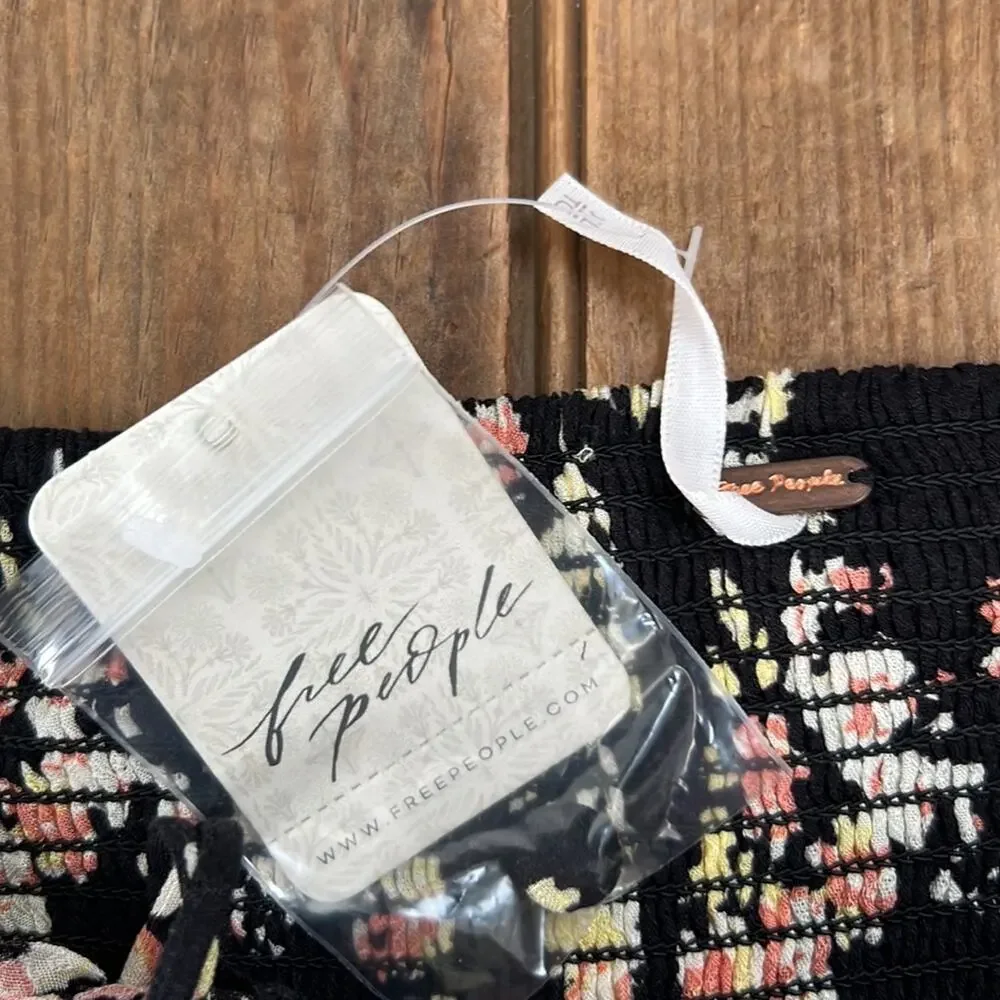 Free People Hillary long sleeve crop top black floral NWT - Picture 3 of 6